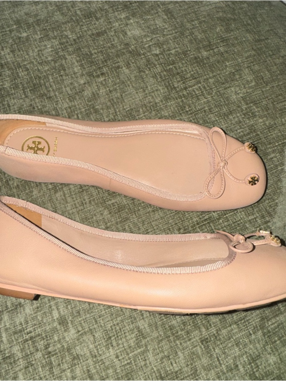 Tory Burch Leather Bow Beige Tan Flats 7.5 - Picture 2 of 6